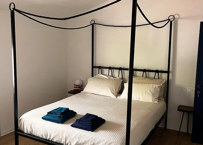 L'una Dimora Bed & Breakfast 3*